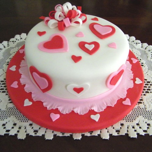 Enigmatic Love Fondant Cake Delivery in Faridabad