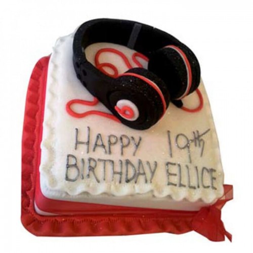 Softy Headphone Fondant Cake Delivery in Faridabad