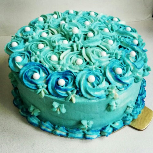 Blue Rose Pineapple Cake Delivery in Faridabad