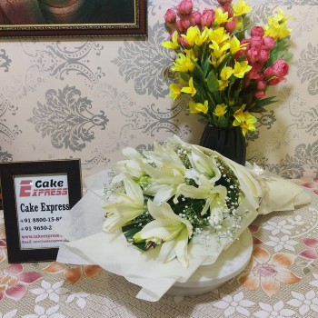Bouquet of 5 White Lily