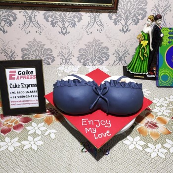 Naughty Boobs Cake