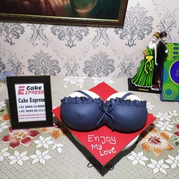 Naughty Boobs Cake