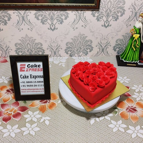 Hot Red Valentine Heart Fondant Cake Delivery in Faridabad