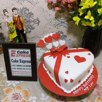 Romantic Heart Fondant Cake