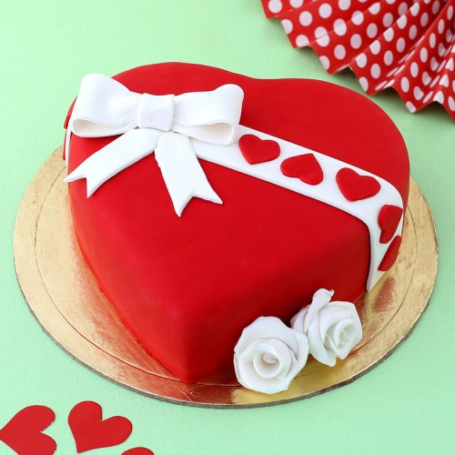 Gift Your Heart Fondant Cake in Faridabad