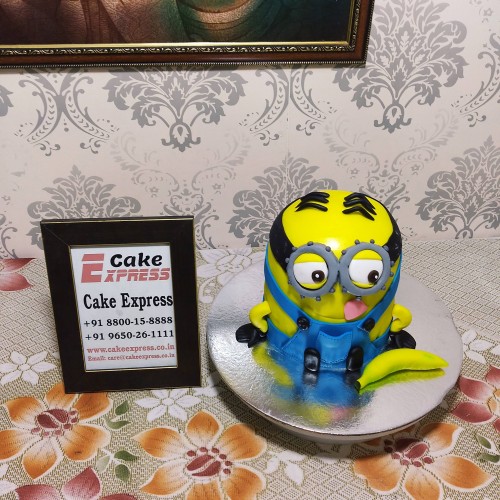Minion Delight Fondant Cake in Faridabad