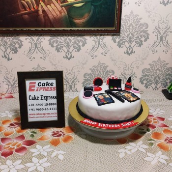Personalized Cosmetics Theme Cake