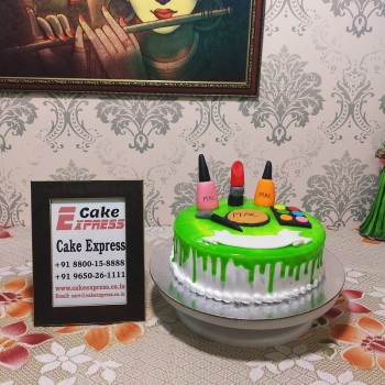 Makeup Semi Fondant Cake