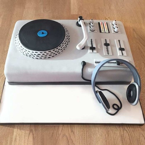 DJ Deck Fondant Cake in Faridabad