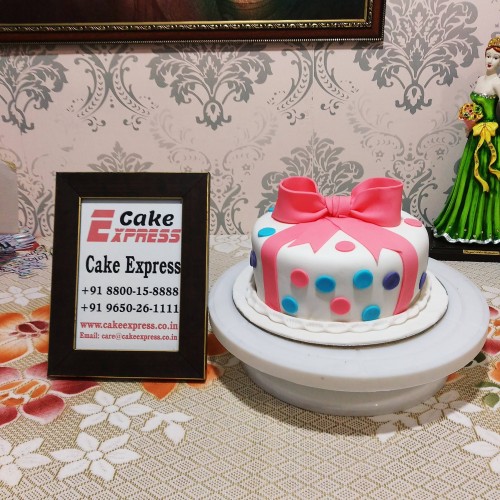 Pink Bow & Polka Dots Cake in Faridabad