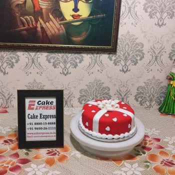 A Delectable Treat Fondant Cake