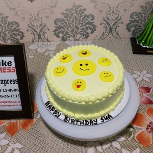5 Retro Smiley Smile Happy Face Emoji Cake Picks Cupcake Happy Birthday  Cake Topper Assorted Colors 90s - Walmart.com