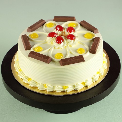 KitKat Butterscotch Cake Delivery in Faridabad