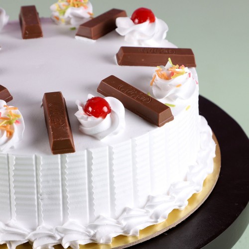 KitKat Vanilla Cake Delivery in Faridabad