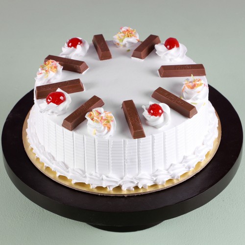 KitKat Vanilla Cake Delivery in Faridabad