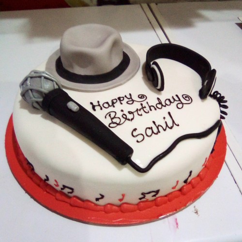 Customized Music Lover Fondant Cake Delivery in Faridabad