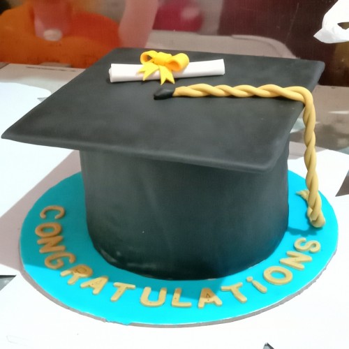 Graduation Cap Fondant Cake Delivery in Faridabad