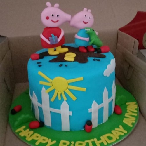 Lovely Peppa Pig Fondant  Cake Delivery in Faridabad