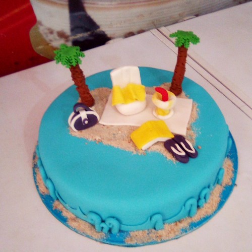 Retirement Beach Theme Cake Delivery in Faridabad