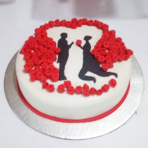 Romantic Couple with Roses Anniversary Cake Delivery in Faridabad