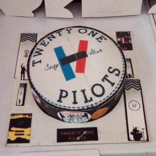 Twenty One Pilots Theme Cake Delivery in Faridabad